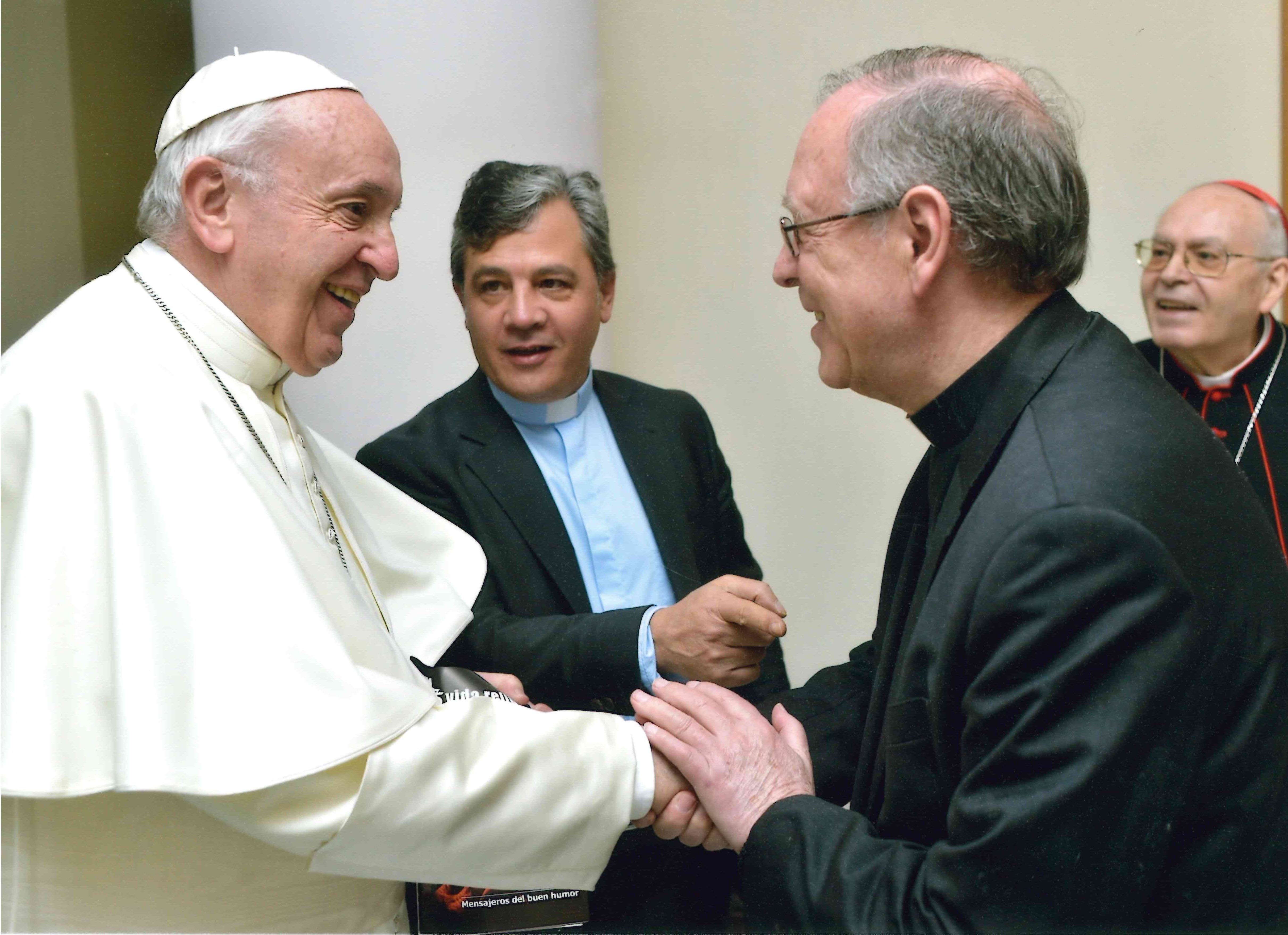 Los directores y colaboradores de Revista VIDA RELIGIOSA con el Papa Francisco