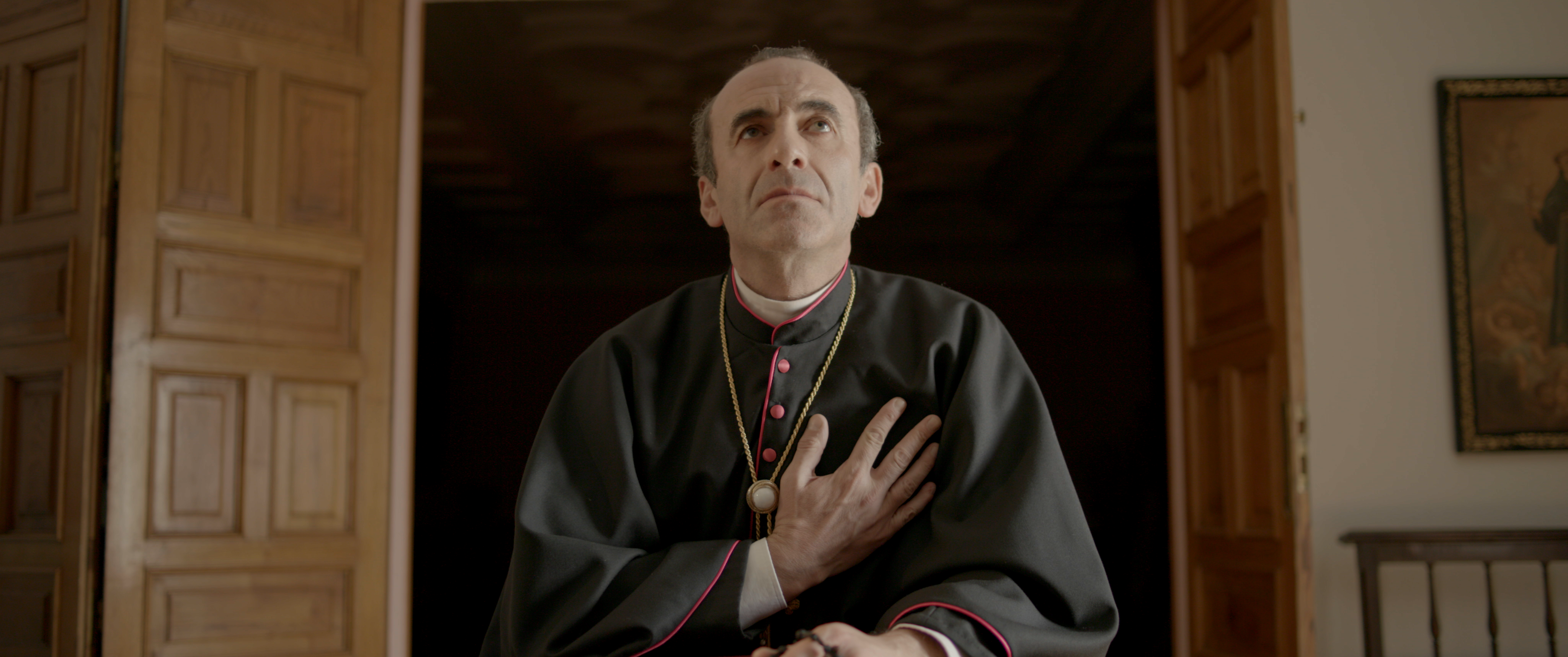 Claret Ante El Sagrario