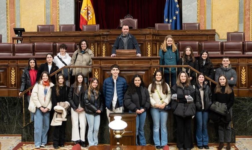 Futuros líderes da mudança: alunos do Claret Larraona compartilham seu Código de Ética no Congresso Espanhol