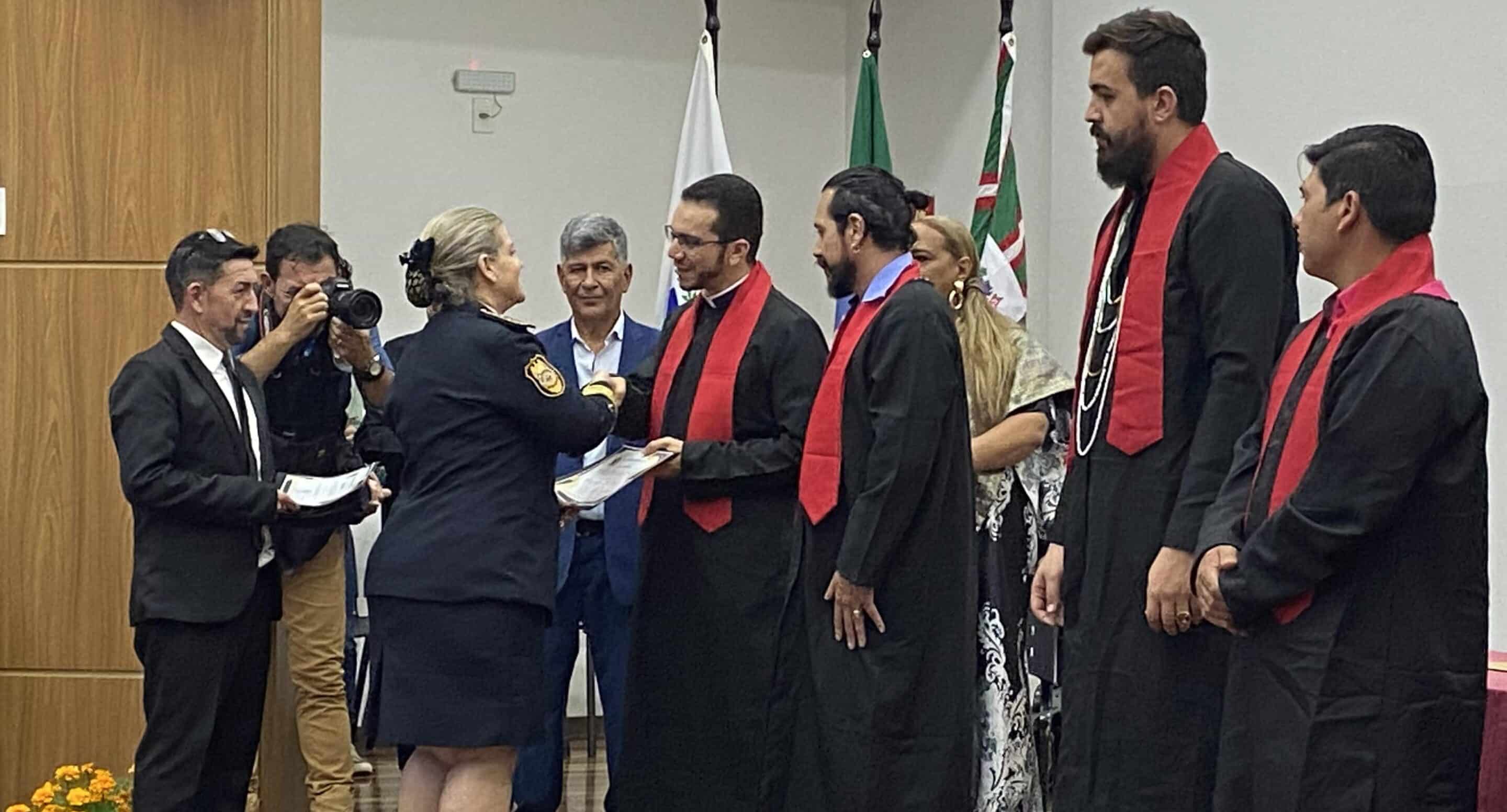 Padre Eguione Nogueira Ricardo recibe el título de Doctor Honoris Causa