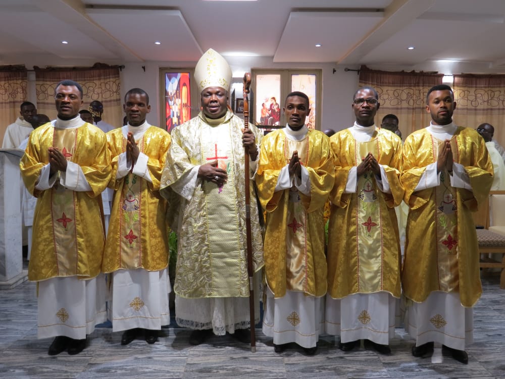 Hand-in-Hand in Forming Future Missionaries: Mãe de África Deacons Ordained in West Nigeria