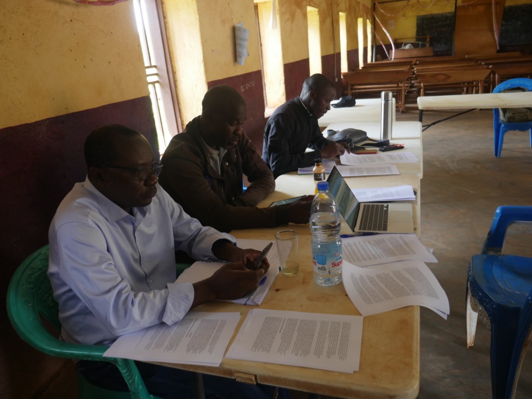 Les Supérieurs Locaux du Cameroun dînent autour de la table de la synodalité 2 Cm 20220506 Local Superiors Meeting 4
