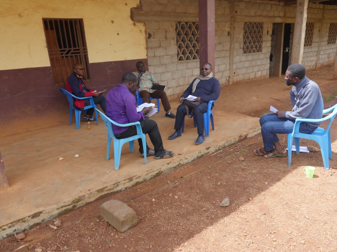 Les Supérieurs Locaux du Cameroun dînent autour de la table de la synodalité 4 Cm 20220506 Local Superiors Meeting 6