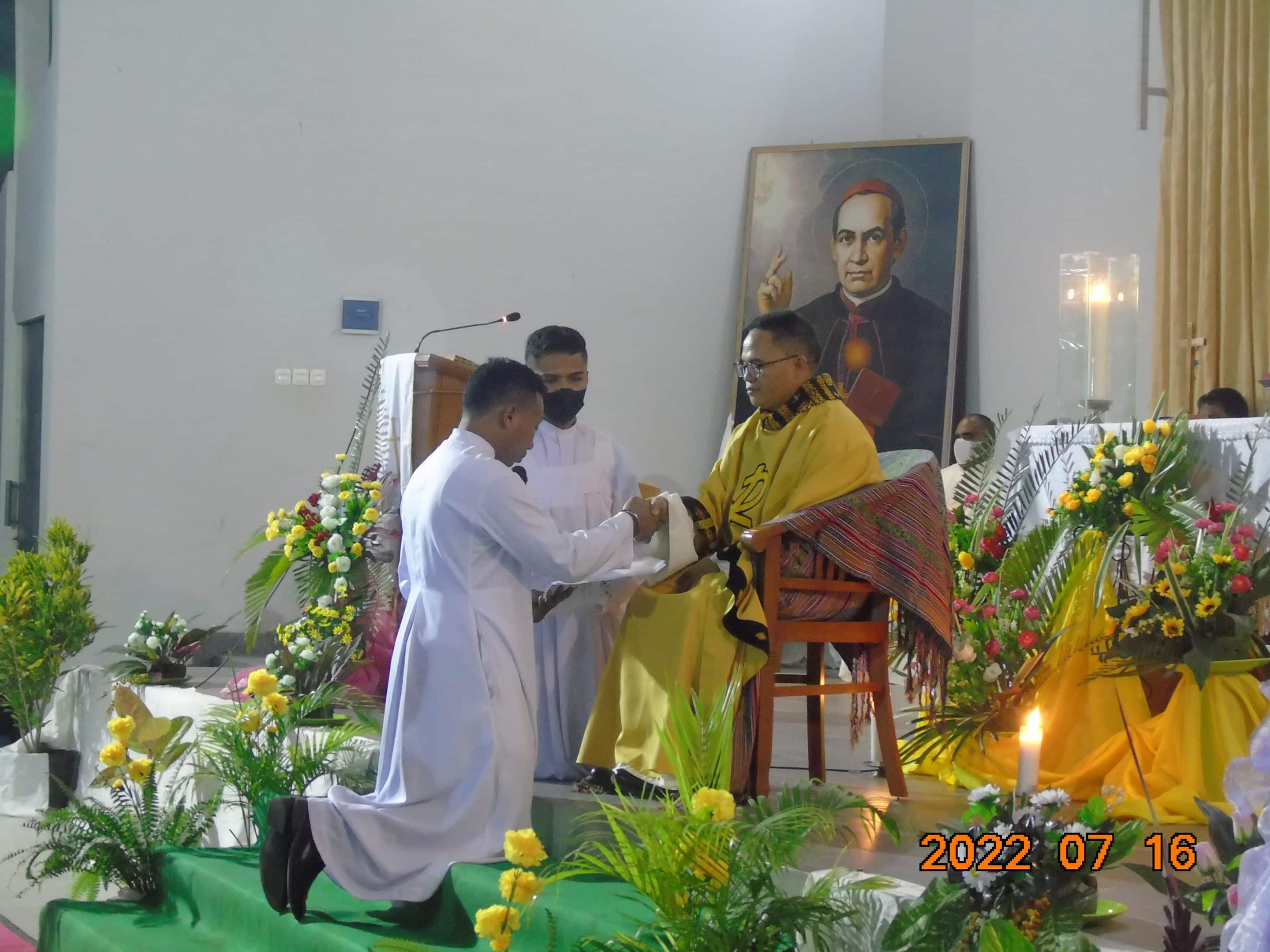 More “Yes” to the Vows of Poverty, Chastity, and Obedience 1 Id 20220716 Professions 2 Scaled