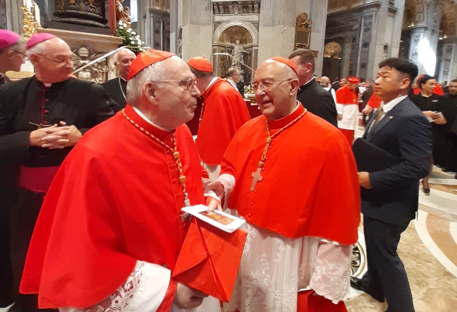 20 nuovi cardinali spinti dal fuoco dello Spirito a prendersi cura, con coraggio, dei grandi e dei piccoli.
