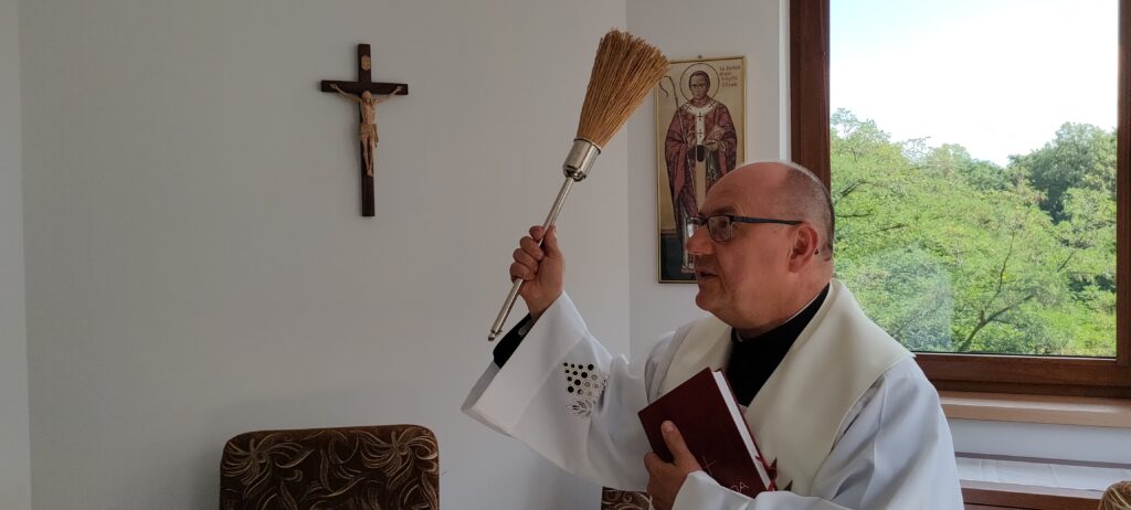 Obispo Jacek Kicinski Bendicion de la Curia Provincial Polonia 01092023 02 1 2 Obispo Jacek Kicinski Bendicion De La Curia Provincial Polonia 01092023 02 1