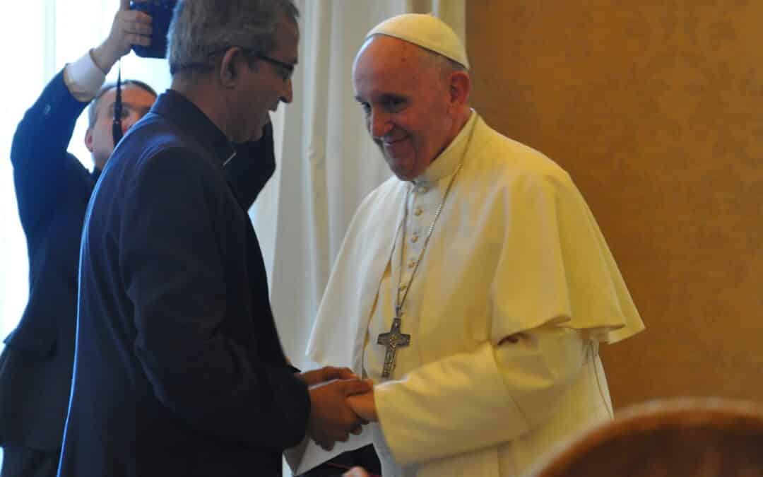Tocado por el corazón de un pastor: Mis encuentros personales con el Papa Francisco – P. Mathew, CMF